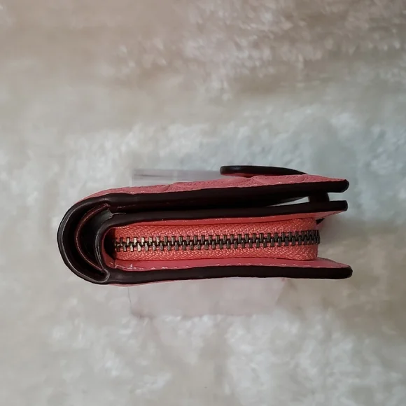 Coach Embossed Leather Medium Corner Zip Barbie Pink Wallet NWOT - Picture 6 of 8